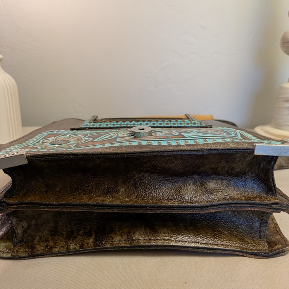 Patricia Nash Brn Leather Stella Flap HandBag w/Intriquite Blue Floral Tooling - Picture 8 of 16